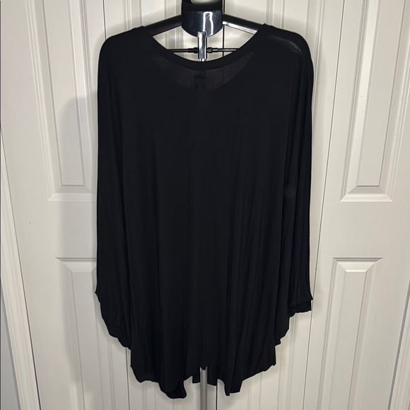 Elegant Black Women's Dress, oversized Batwing - Picture 3 of 4